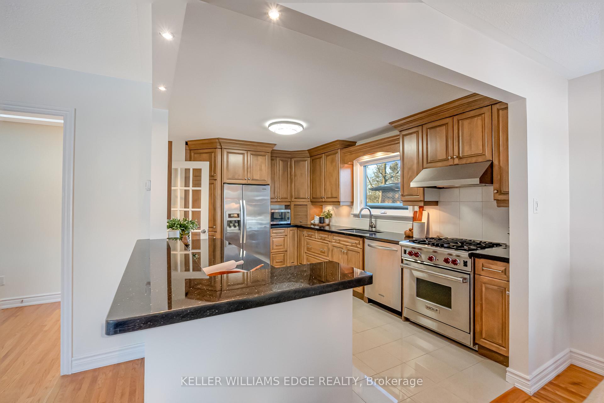 Photo 15 of 15 Laurendale Avenue, Hamilton, Waterdown — HOMEH