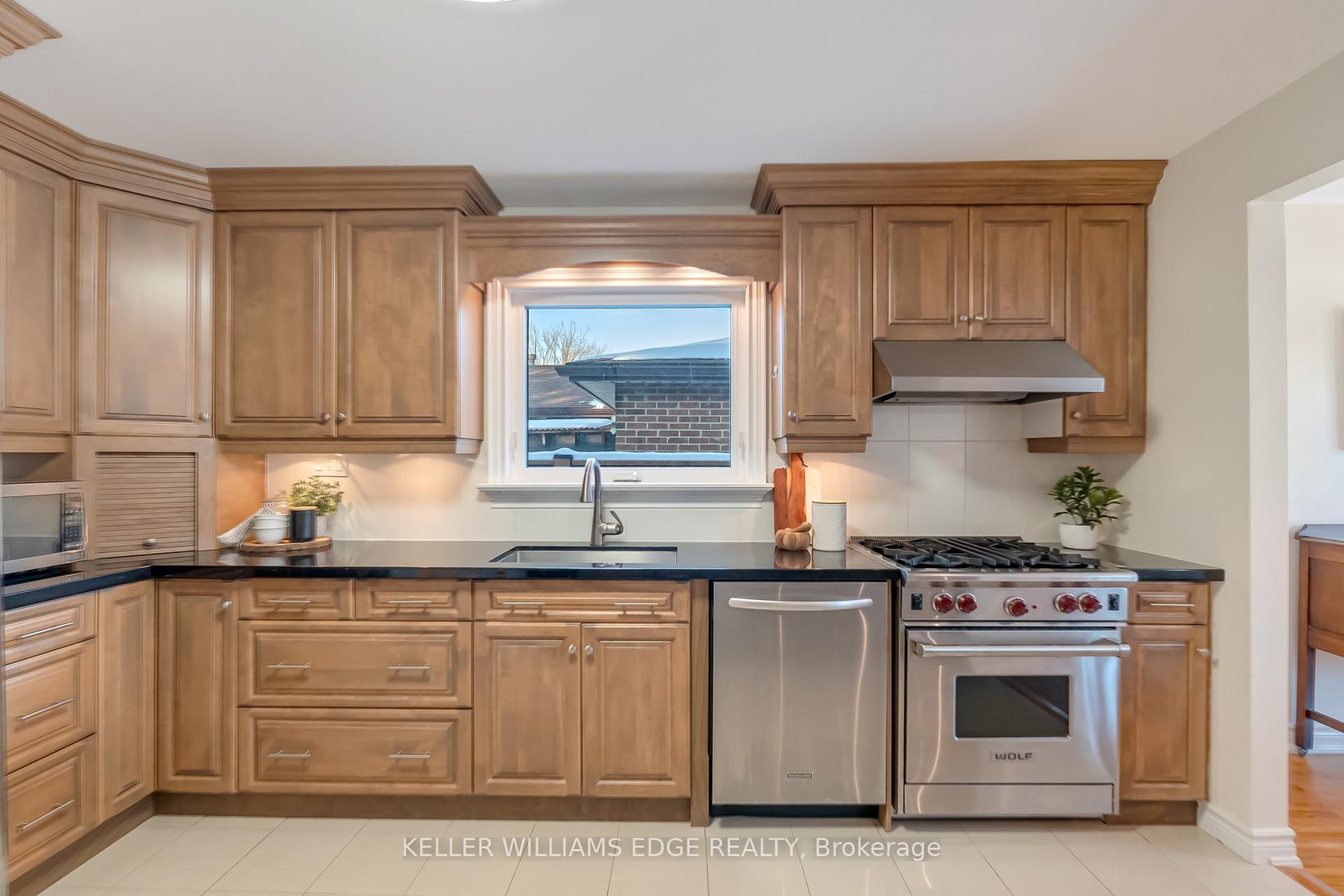 Photo 19 of 15 Laurendale Avenue, Hamilton, Waterdown — HOMEH
