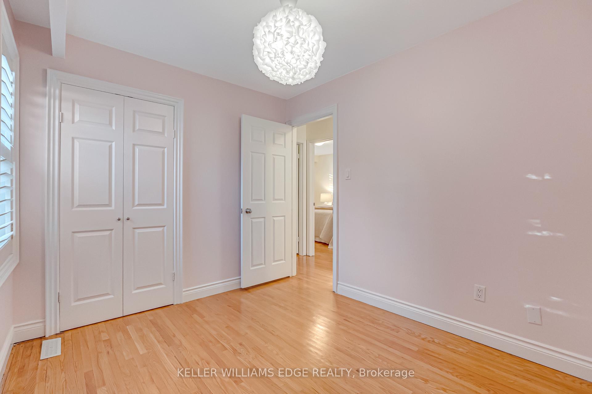 Photo 22 of 15 Laurendale Avenue, Hamilton, Waterdown — HOMEH