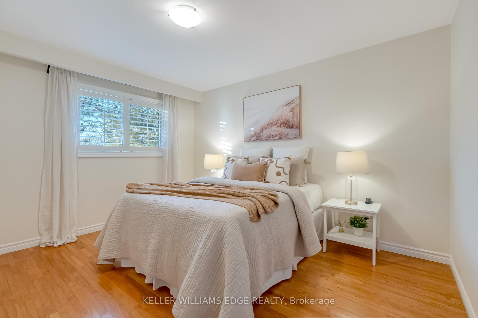 Photo 23 of 15 Laurendale Avenue, Hamilton, Waterdown — HOMEH