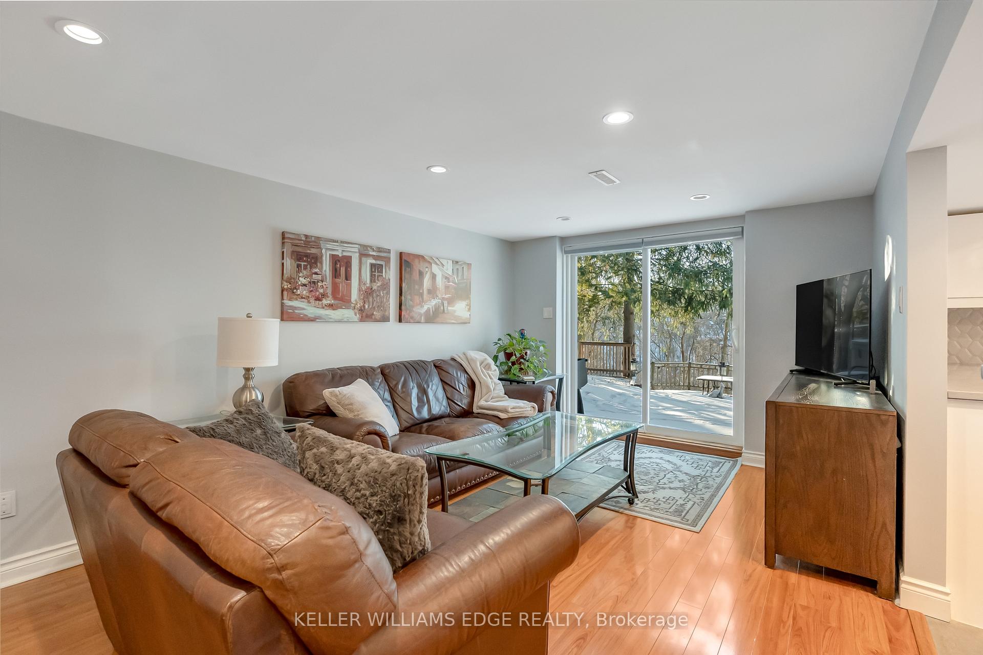 Photo 29 of 15 Laurendale Avenue, Hamilton, Waterdown — HOMEH