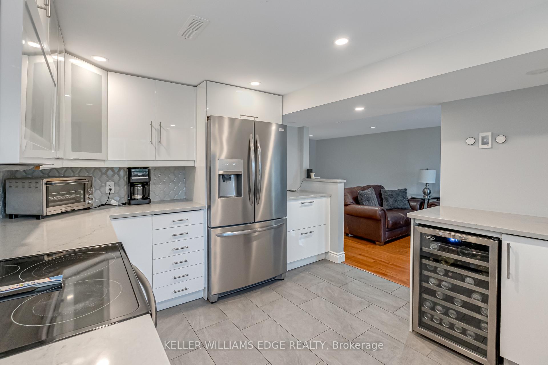 Photo 31 of 15 Laurendale Avenue, Hamilton, Waterdown — HOMEH
