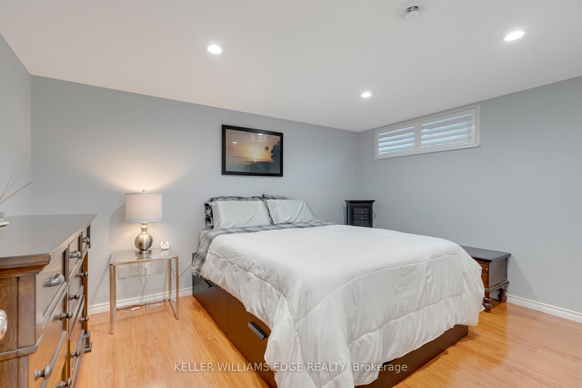 Photo 33 of 15 Laurendale Avenue, Hamilton, Waterdown — HOMEH
