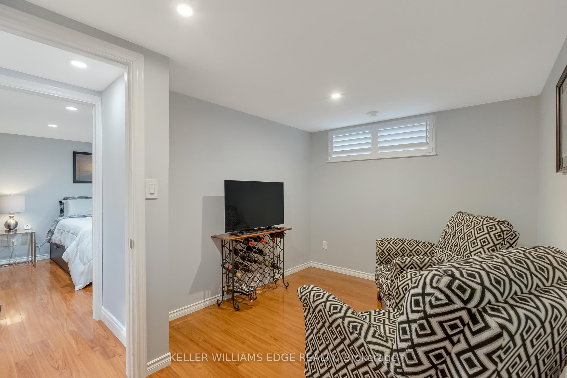 Photo 34 of 15 Laurendale Avenue, Hamilton, Waterdown — HOMEH