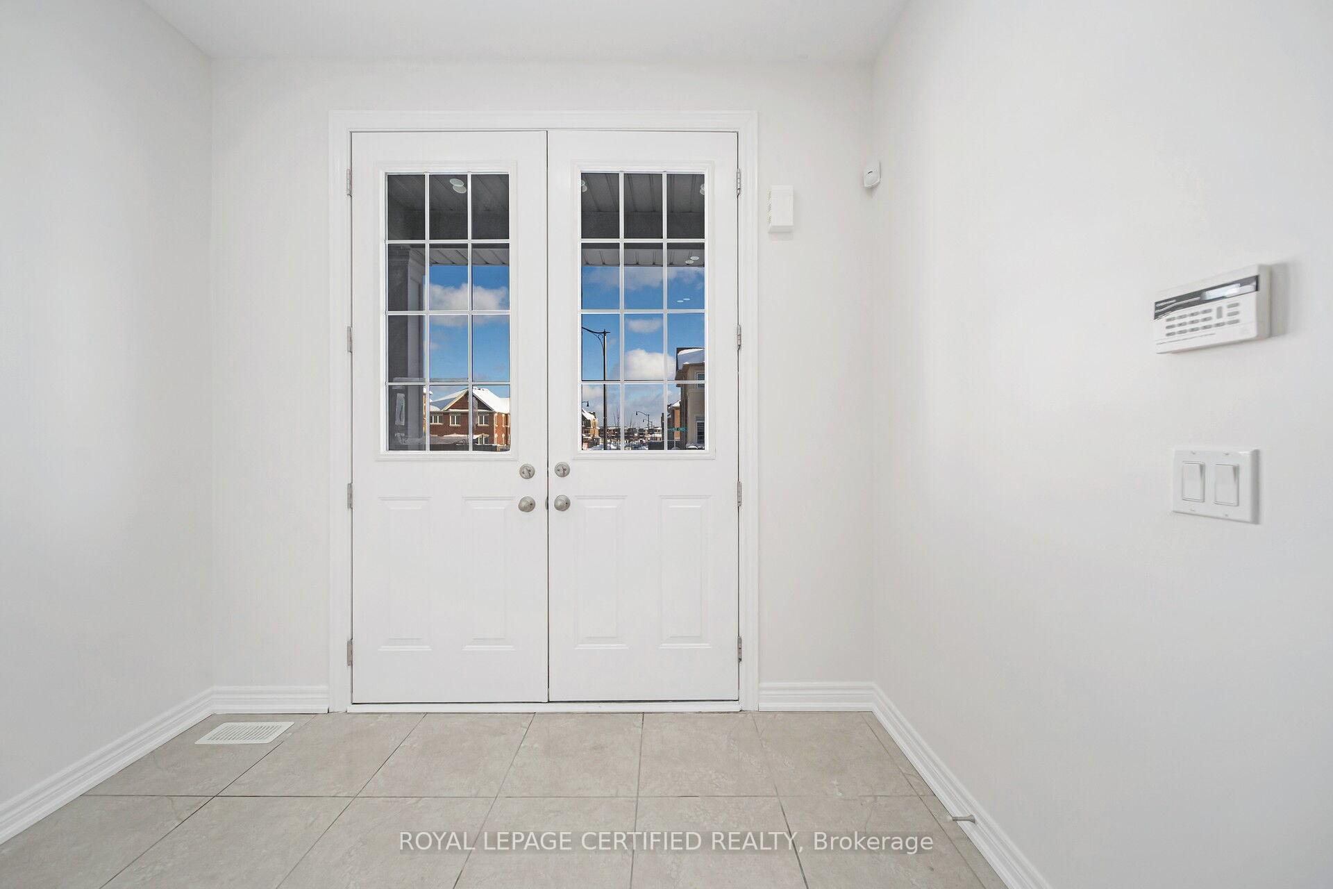 Photo 5 of 21 Benhurst Crescent, Brampton, Northwest Brampton — HOMEH