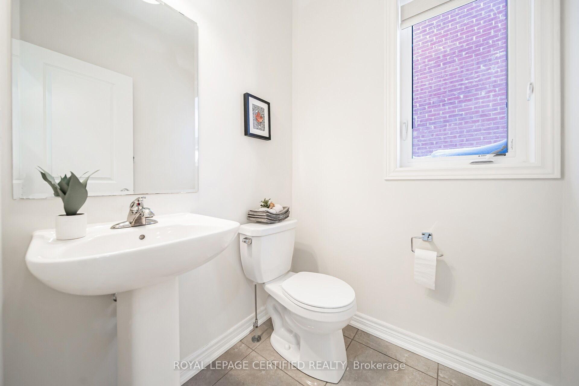Photo 7 of 21 Benhurst Crescent, Brampton, Northwest Brampton — HOMEH