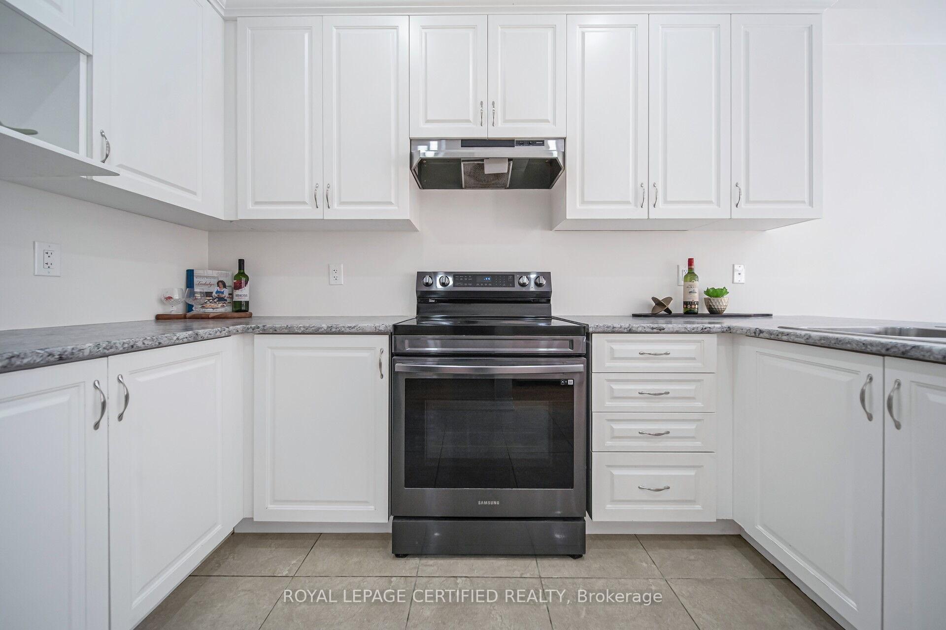 Photo 17 of 21 Benhurst Crescent, Brampton, Northwest Brampton — HOMEH