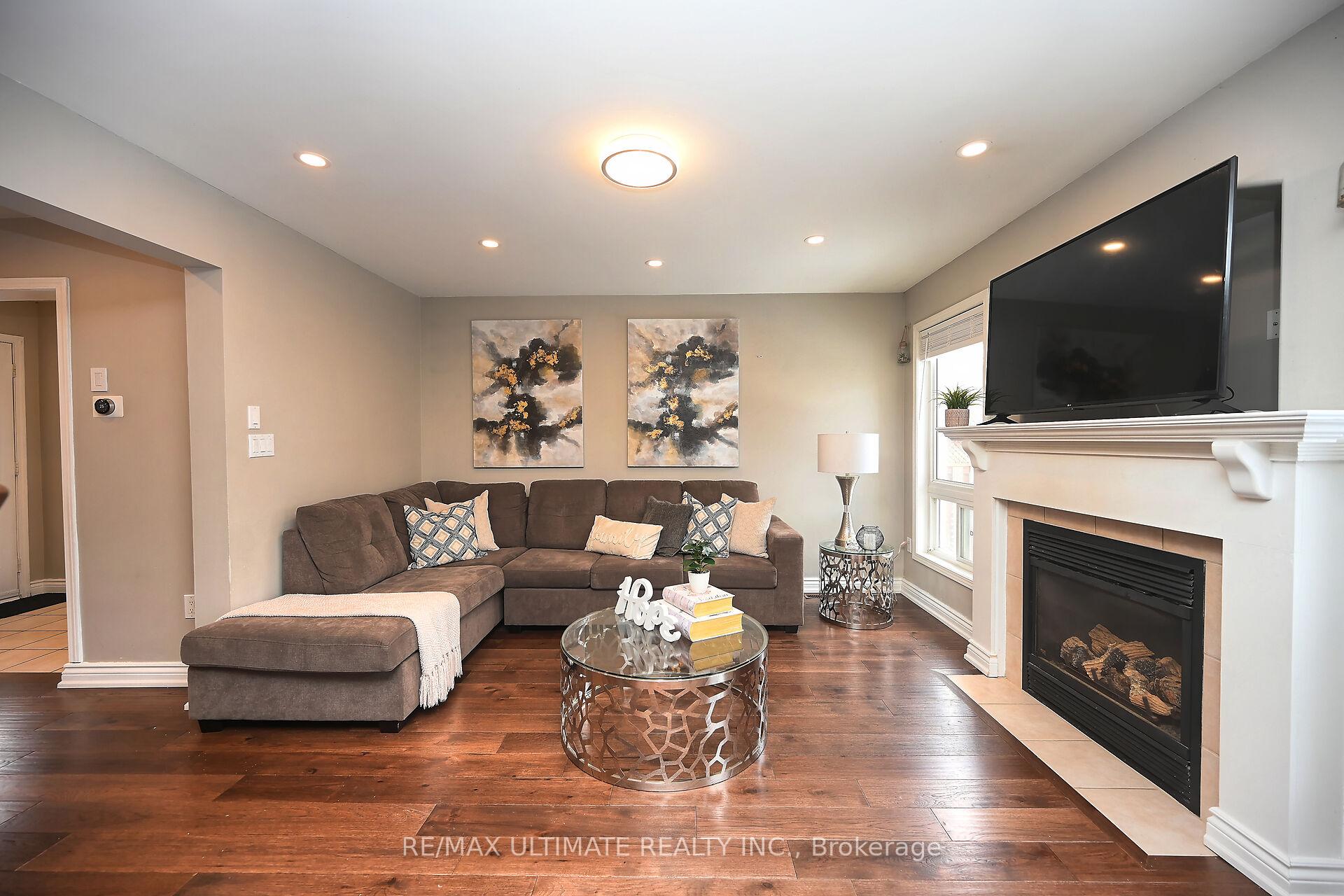 Photo 12 of 9 Patience Drive, Brampton, Fletcher's Meadow — HOMEH