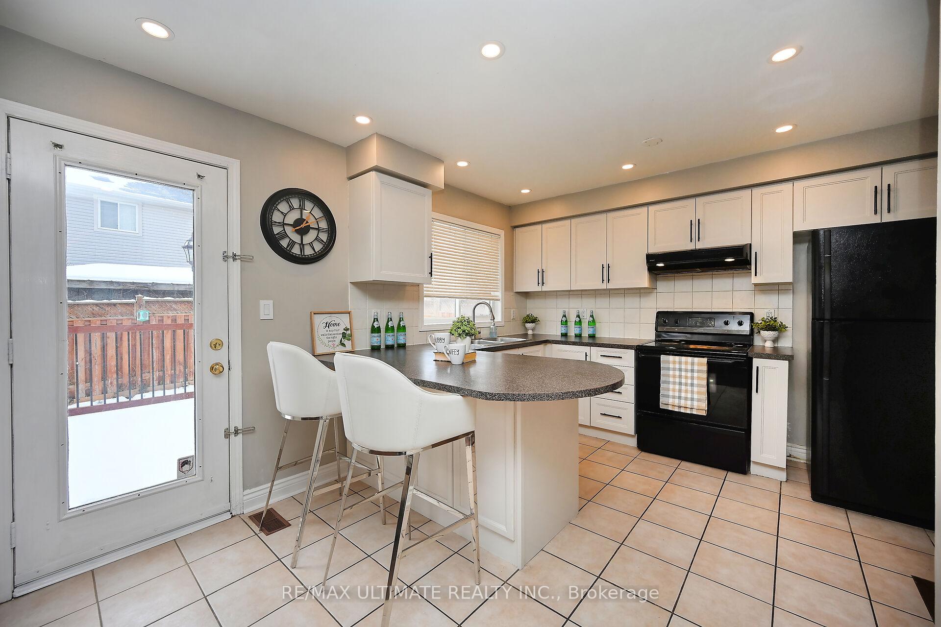 Photo 16 of 9 Patience Drive, Brampton, Fletcher's Meadow — HOMEH