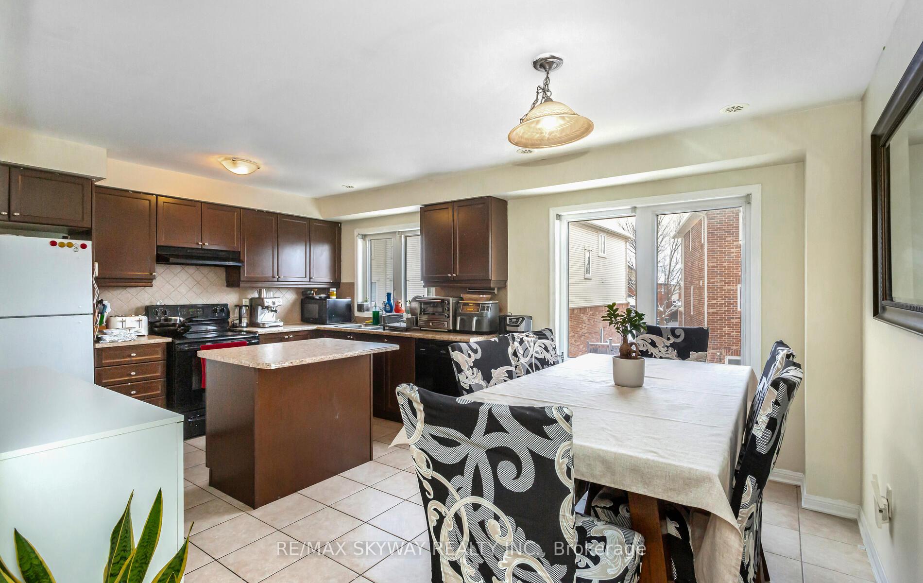 Photo 31 of 91 Bevington Road, Brampton, Northwest Brampton — HOMEH