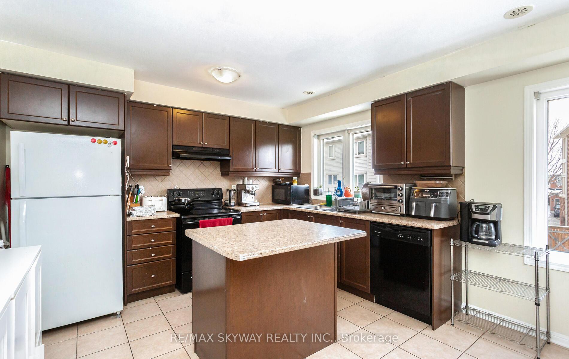 Photo 32 of 91 Bevington Road, Brampton, Northwest Brampton — HOMEH