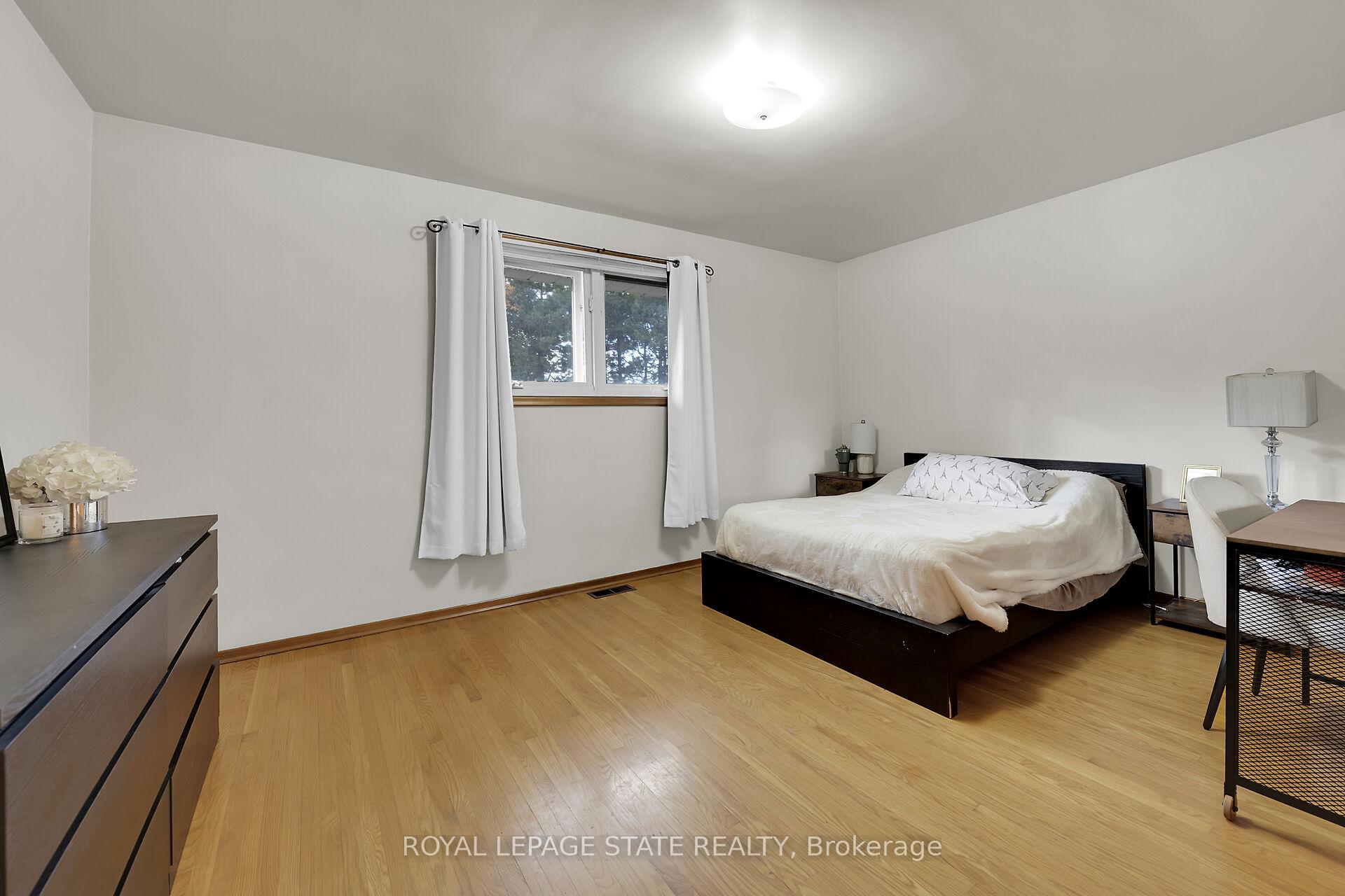 Photo 24 of 31 Owen Place, Hamilton, Greenford — HOMEH
