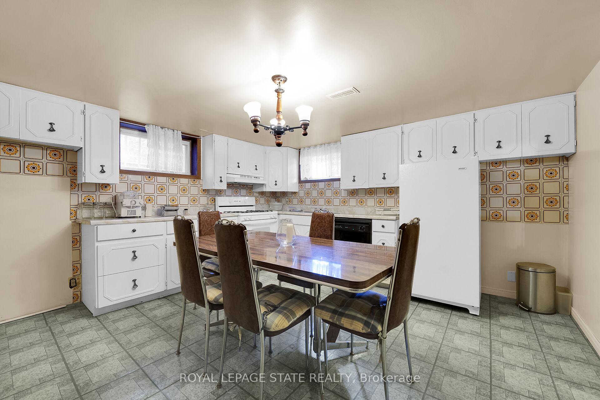 Photo 35 of 31 Owen Place, Hamilton, Greenford — HOMEH