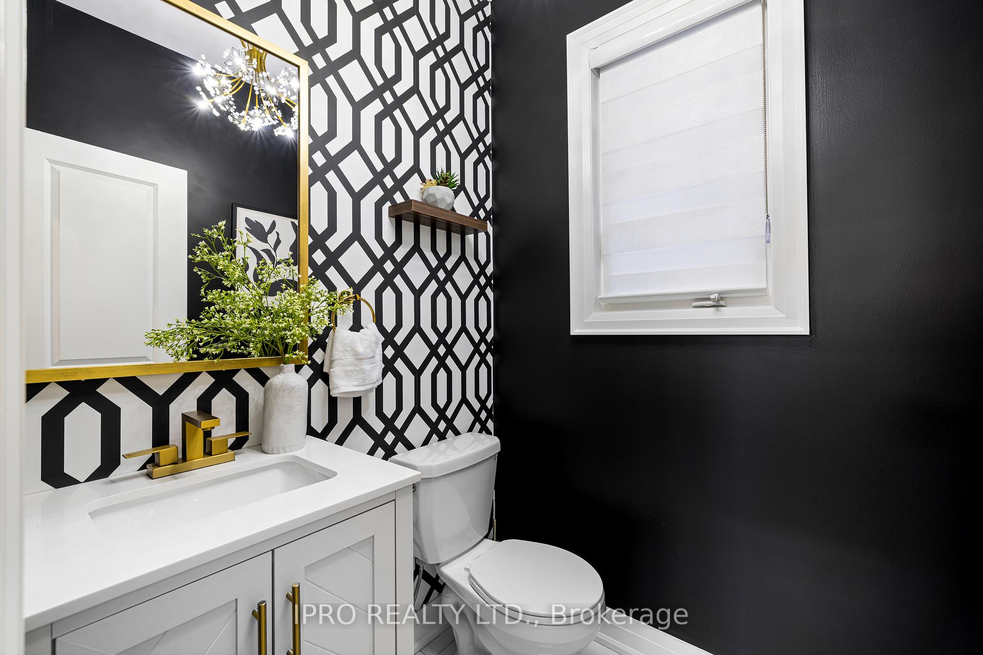 Photo 9 of 5 Cattail Crescent, Hamilton, Waterdown — HOMEH