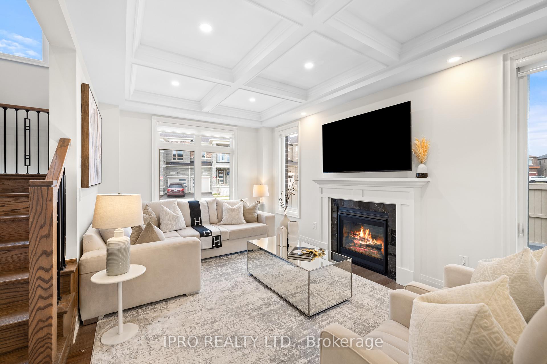 Photo 10 of 5 Cattail Crescent, Hamilton, Waterdown — HOMEH