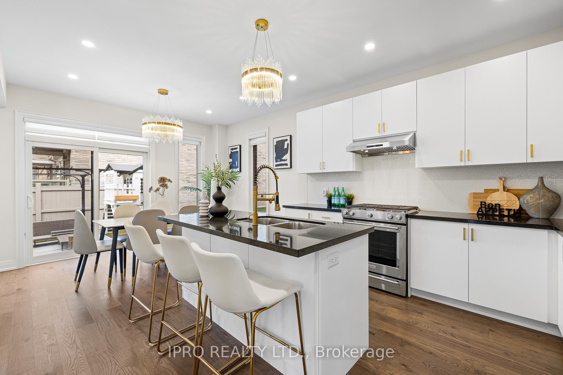 Photo 13 of 5 Cattail Crescent, Hamilton, Waterdown — HOMEH