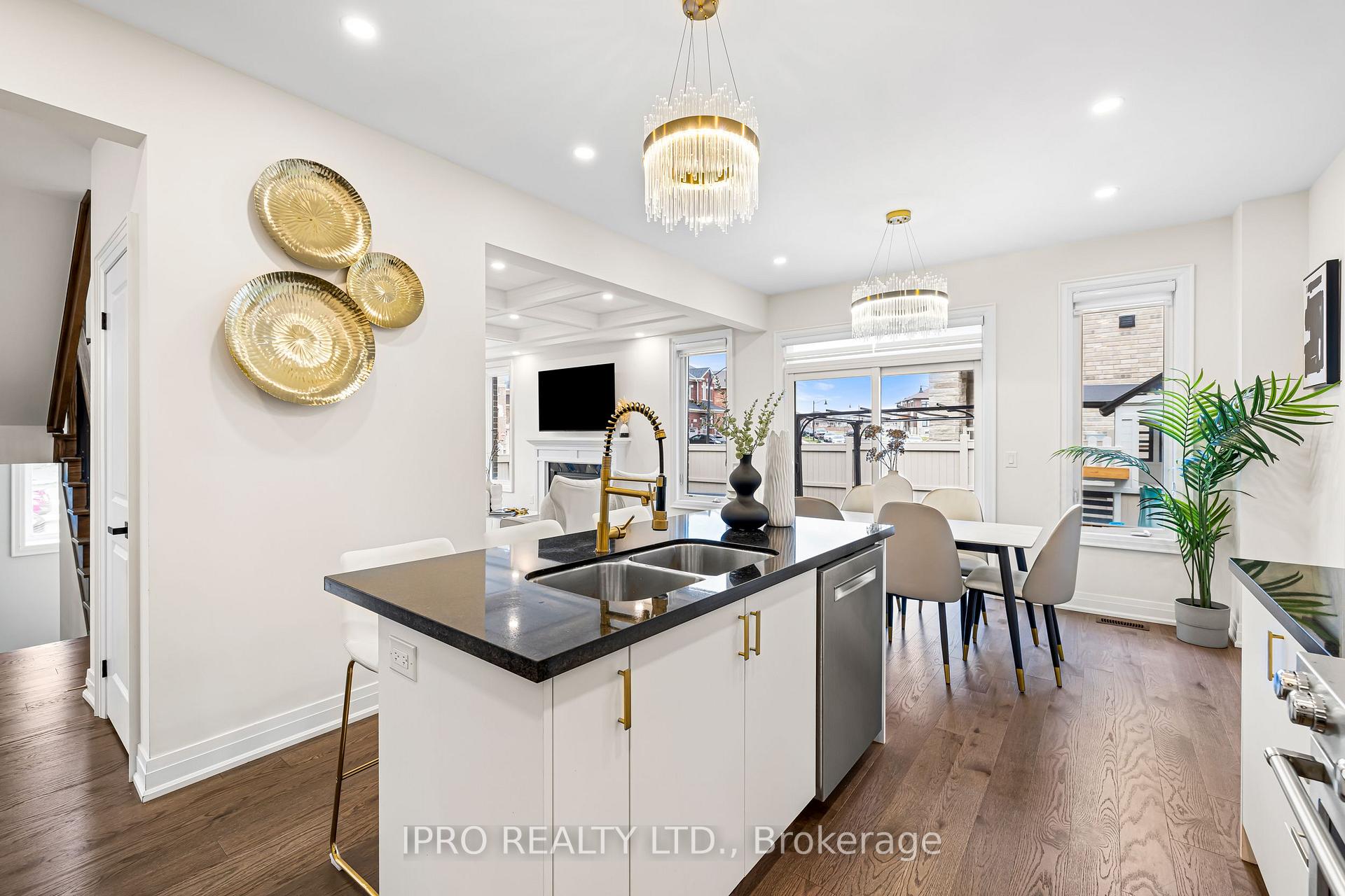 Photo 14 of 5 Cattail Crescent, Hamilton, Waterdown — HOMEH