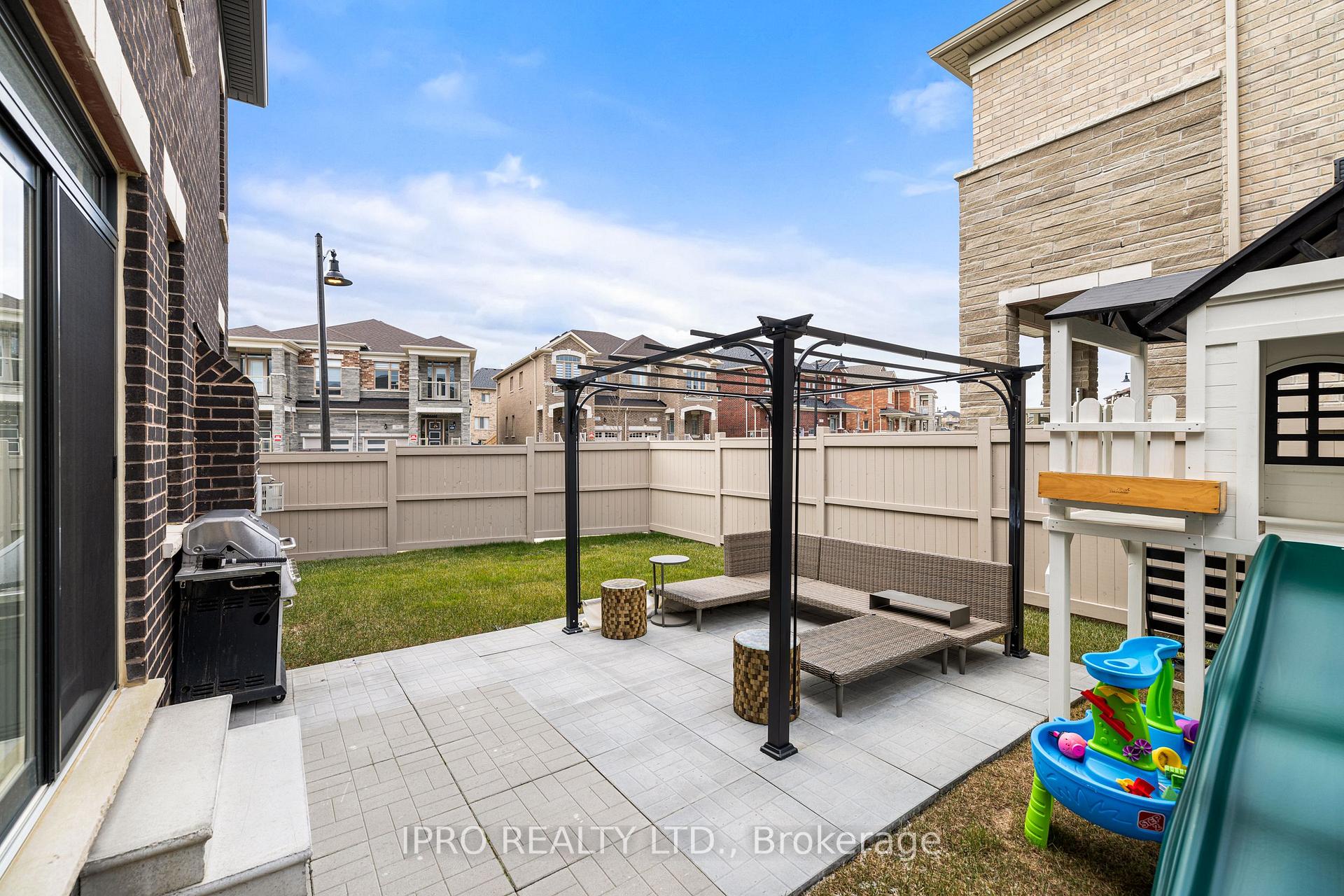 Photo 34 of 5 Cattail Crescent, Hamilton, Waterdown — HOMEH