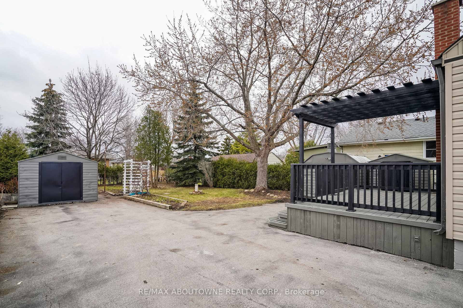 Photo 7 of 96 Mohawk Road E, Hamilton, Greeningdon — HOMEH