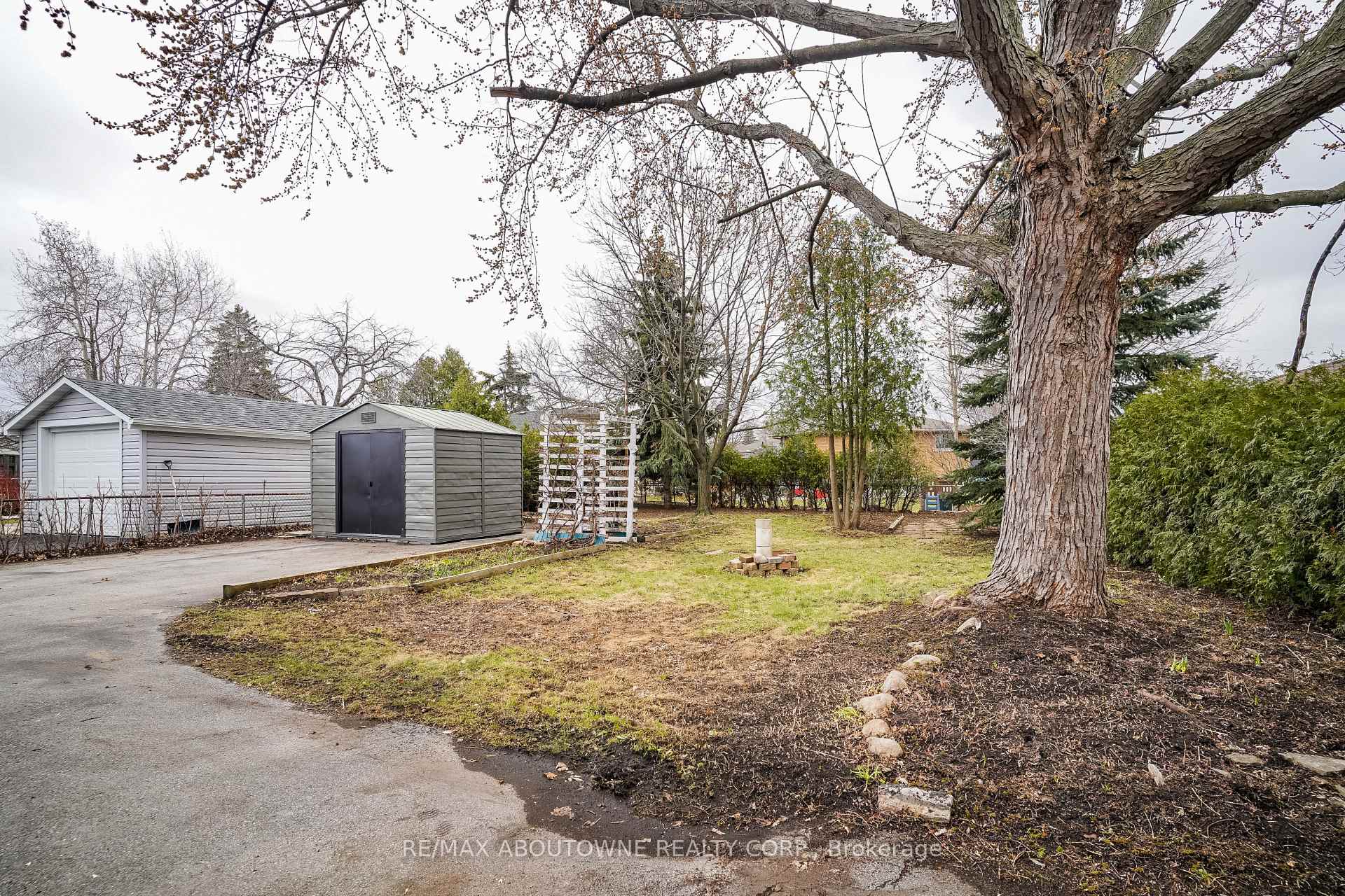 Photo 12 of 96 Mohawk Road E, Hamilton, Greeningdon — HOMEH