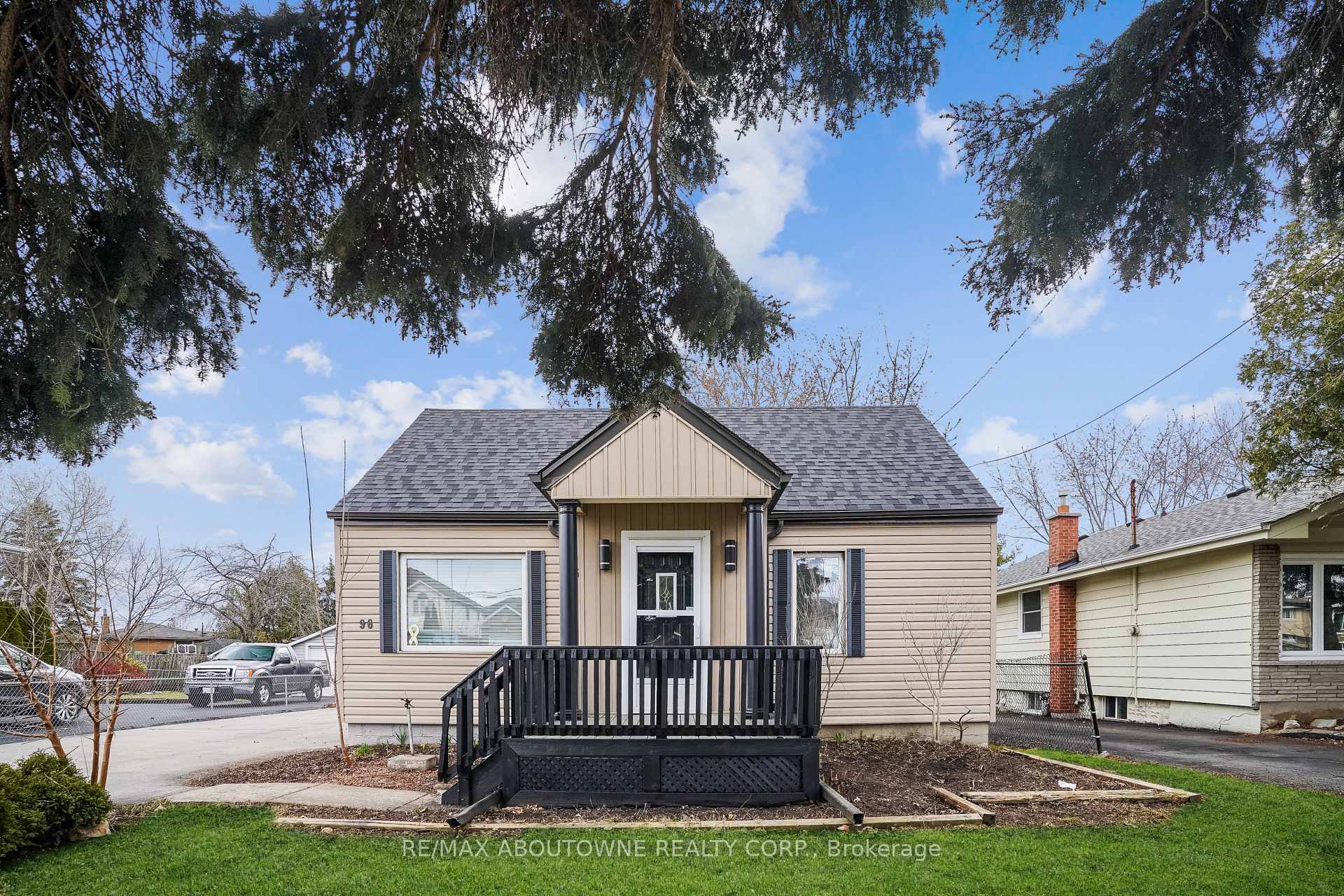 Photo 22 of 96 Mohawk Road E, Hamilton, Greeningdon — HOMEH
