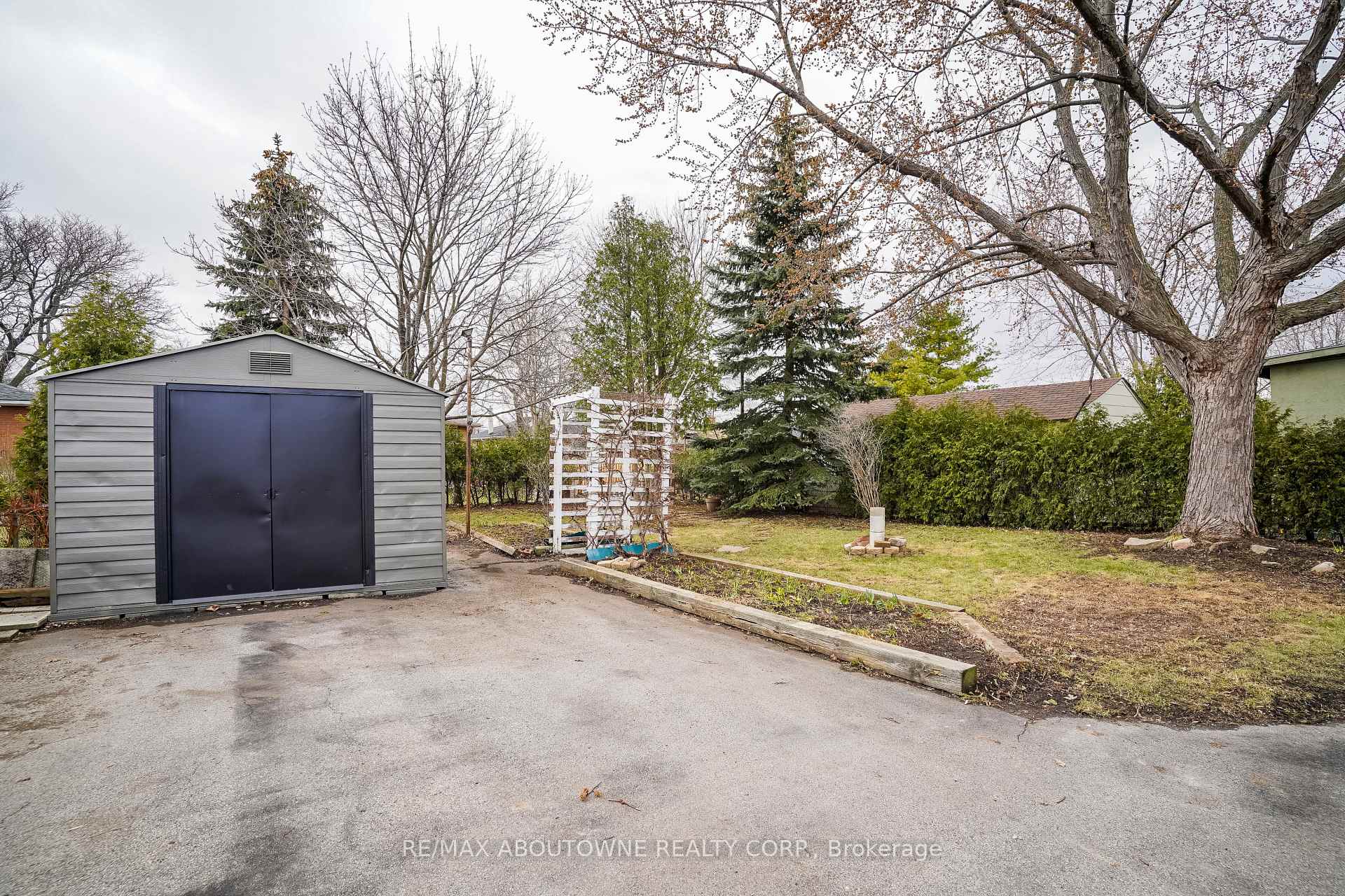 Photo 33 of 96 Mohawk Road E, Hamilton, Greeningdon — HOMEH