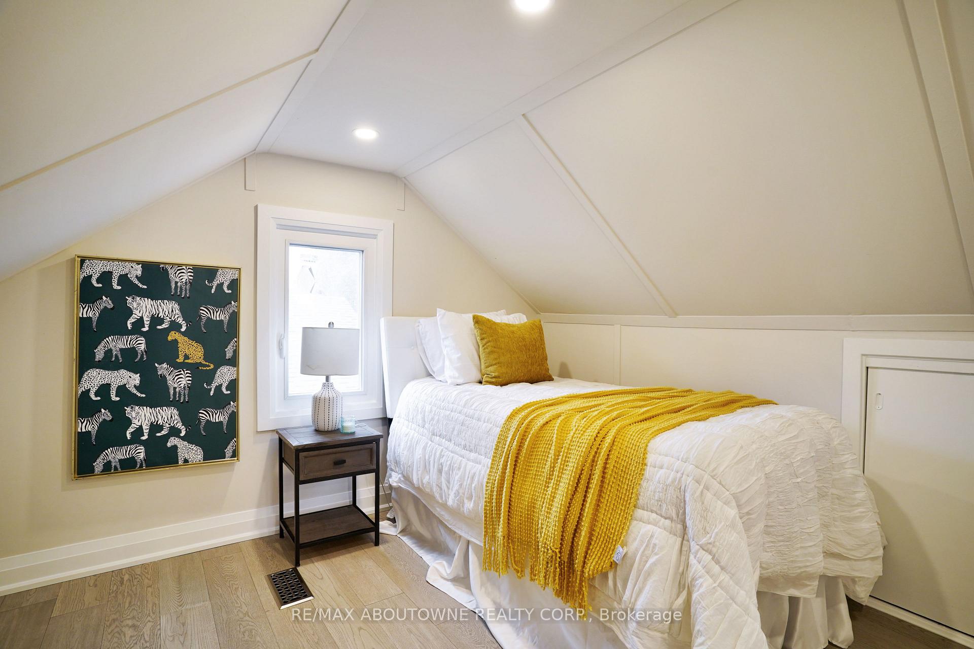 Photo 91 of 96 Mohawk Road E, Hamilton, Greeningdon — HOMEH