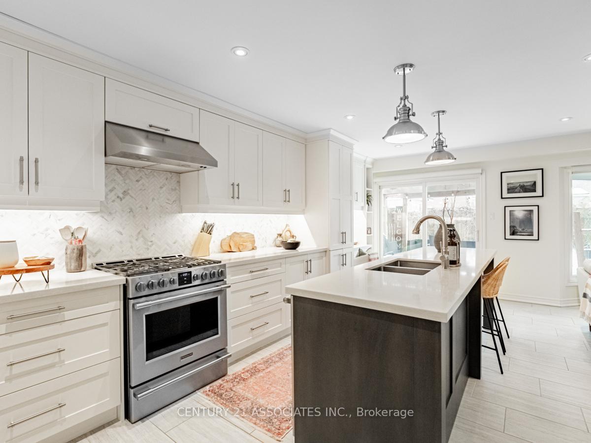 Photo 8 of 137 Cove Crescent, Hamilton, Stoney Creek — HOMEH