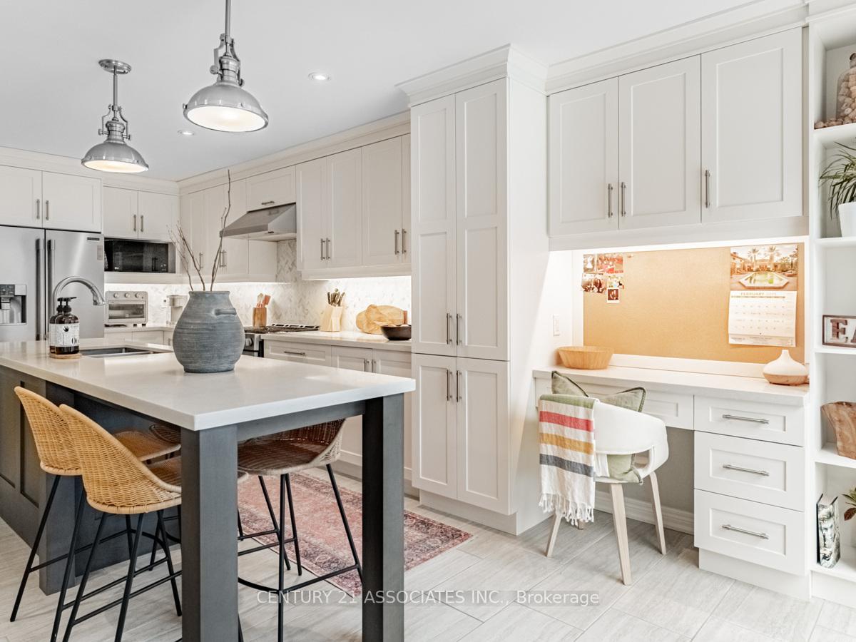 Photo 10 of 137 Cove Crescent, Hamilton, Stoney Creek — HOMEH
