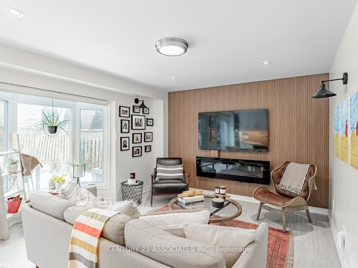 Photo 13 of 137 Cove Crescent, Hamilton, Stoney Creek — HOMEH