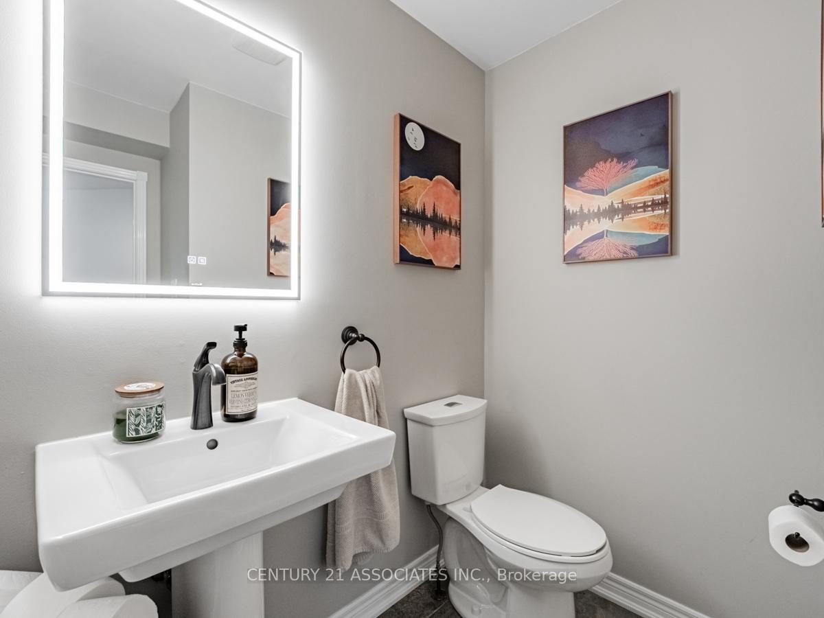 Photo 16 of 137 Cove Crescent, Hamilton, Stoney Creek — HOMEH
