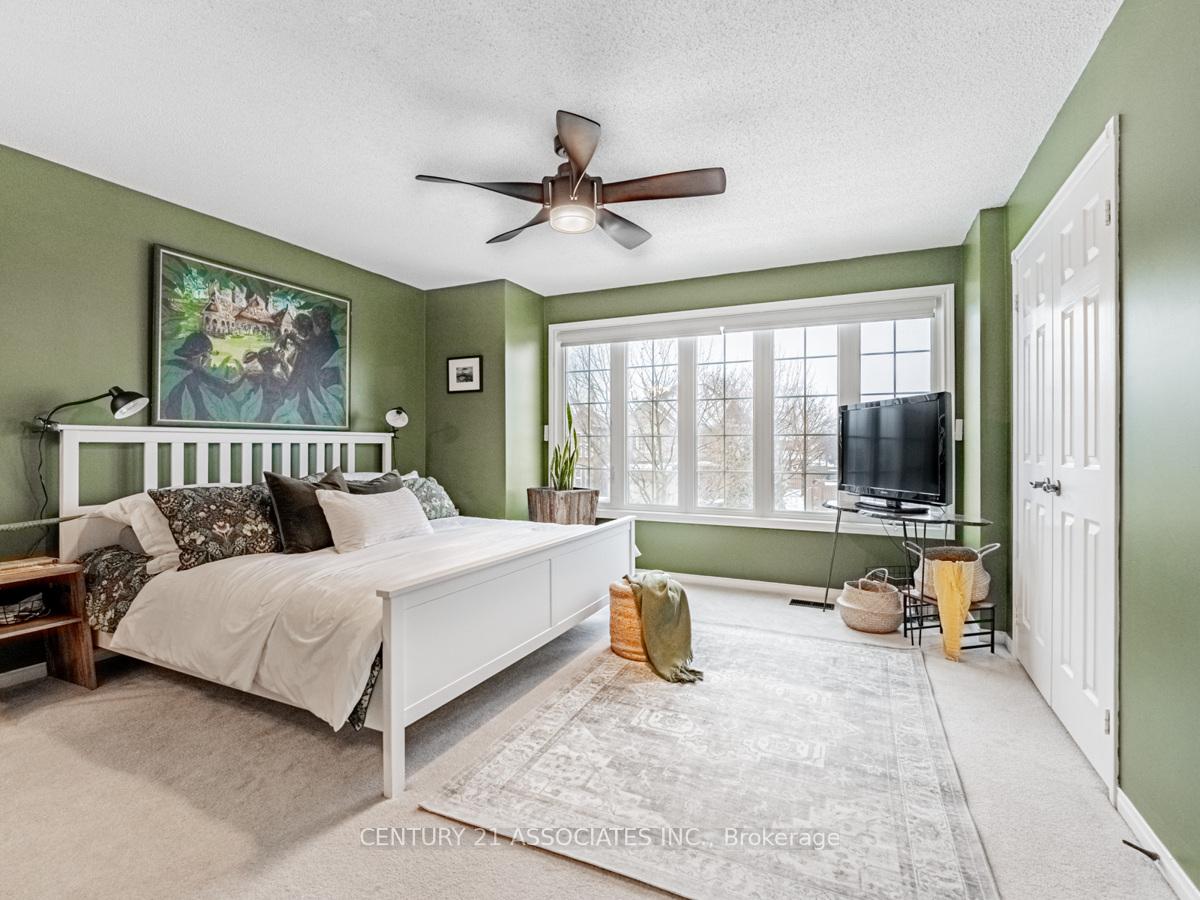 Photo 20 of 137 Cove Crescent, Hamilton, Stoney Creek — HOMEH