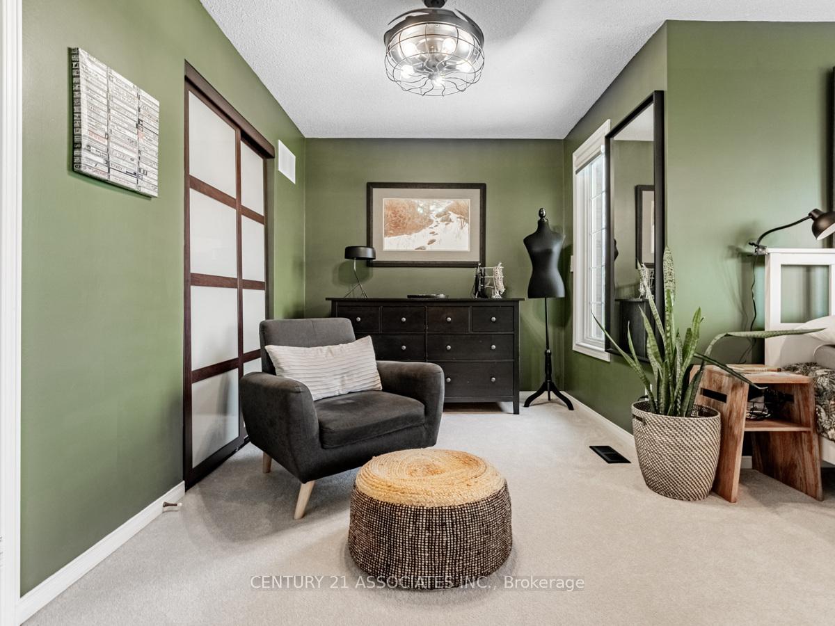 Photo 22 of 137 Cove Crescent, Hamilton, Stoney Creek — HOMEH
