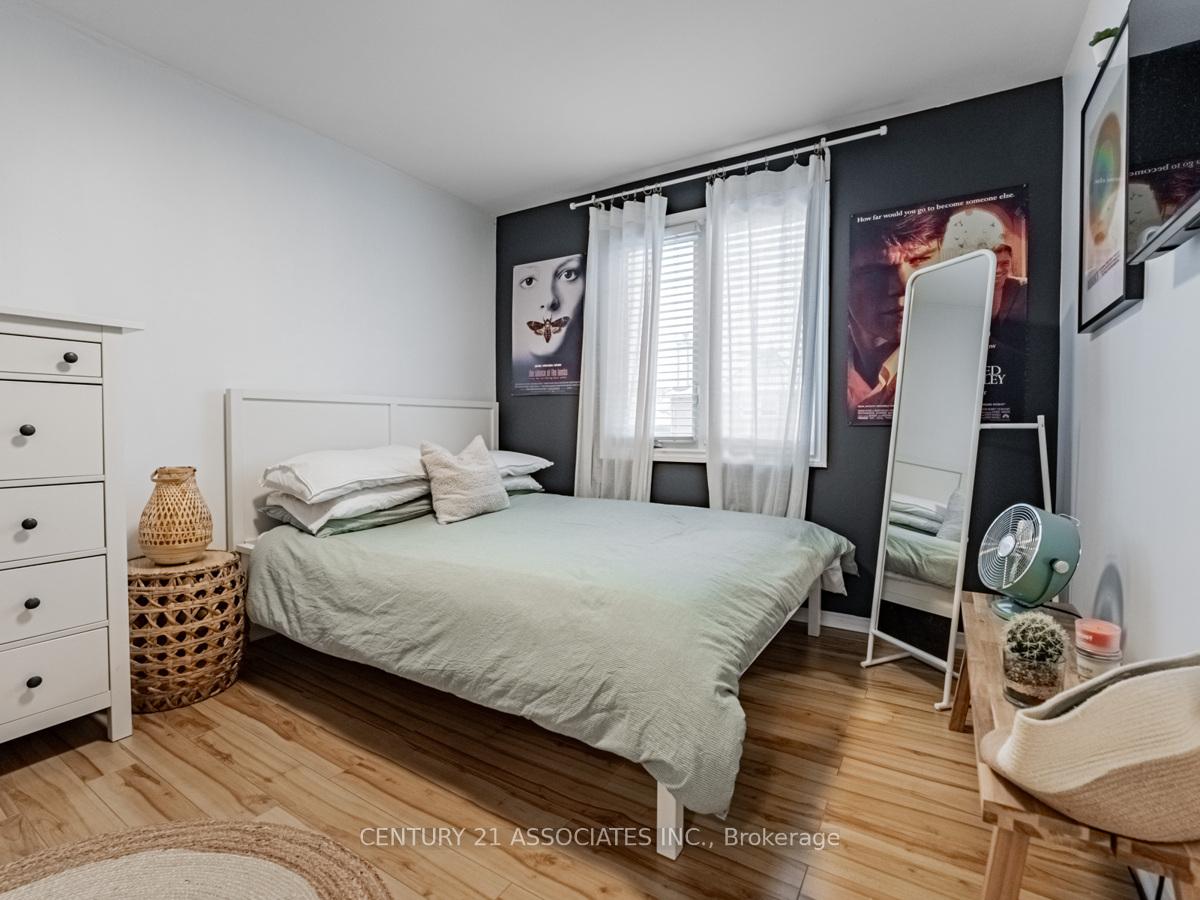 Photo 24 of 137 Cove Crescent, Hamilton, Stoney Creek — HOMEH