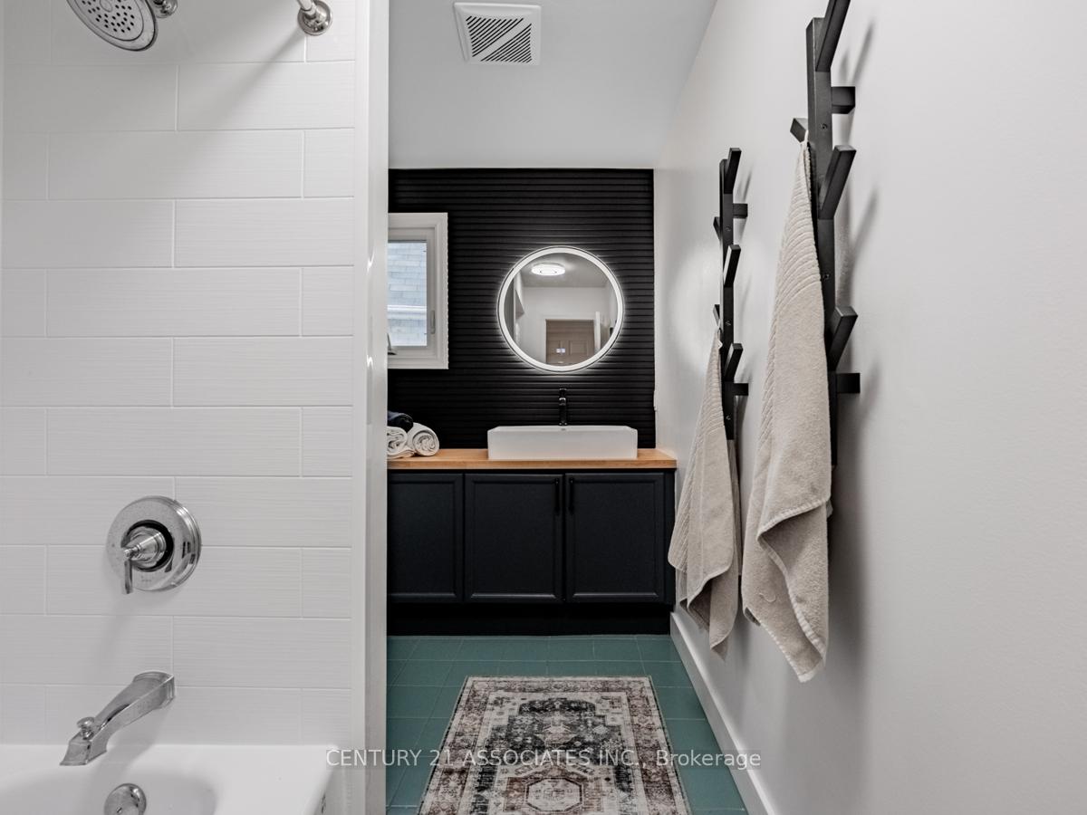 Photo 26 of 137 Cove Crescent, Hamilton, Stoney Creek — HOMEH
