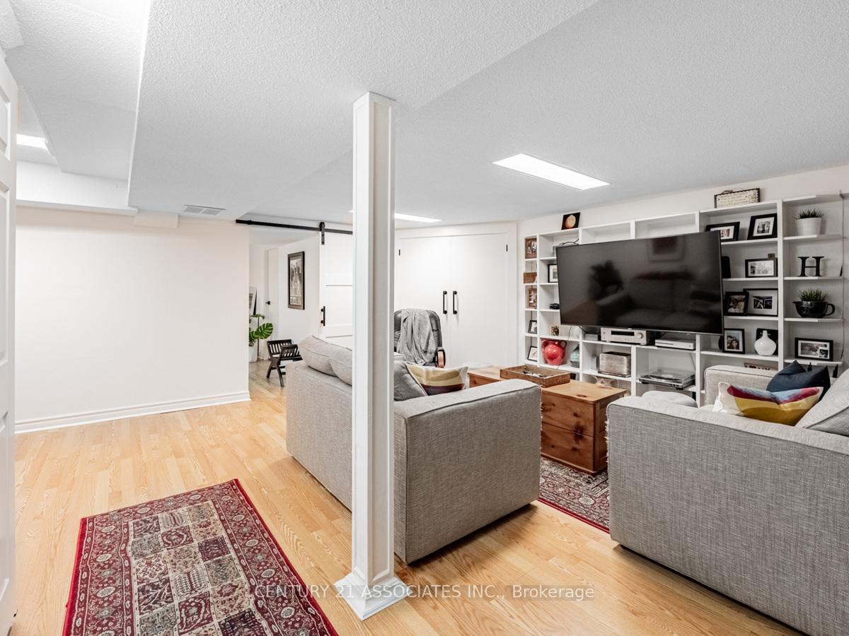 Photo 28 of 137 Cove Crescent, Hamilton, Stoney Creek — HOMEH