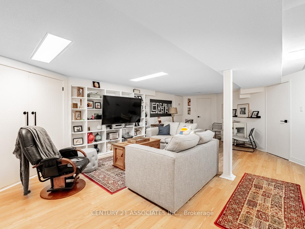 Photo 31 of 137 Cove Crescent, Hamilton, Stoney Creek — HOMEH
