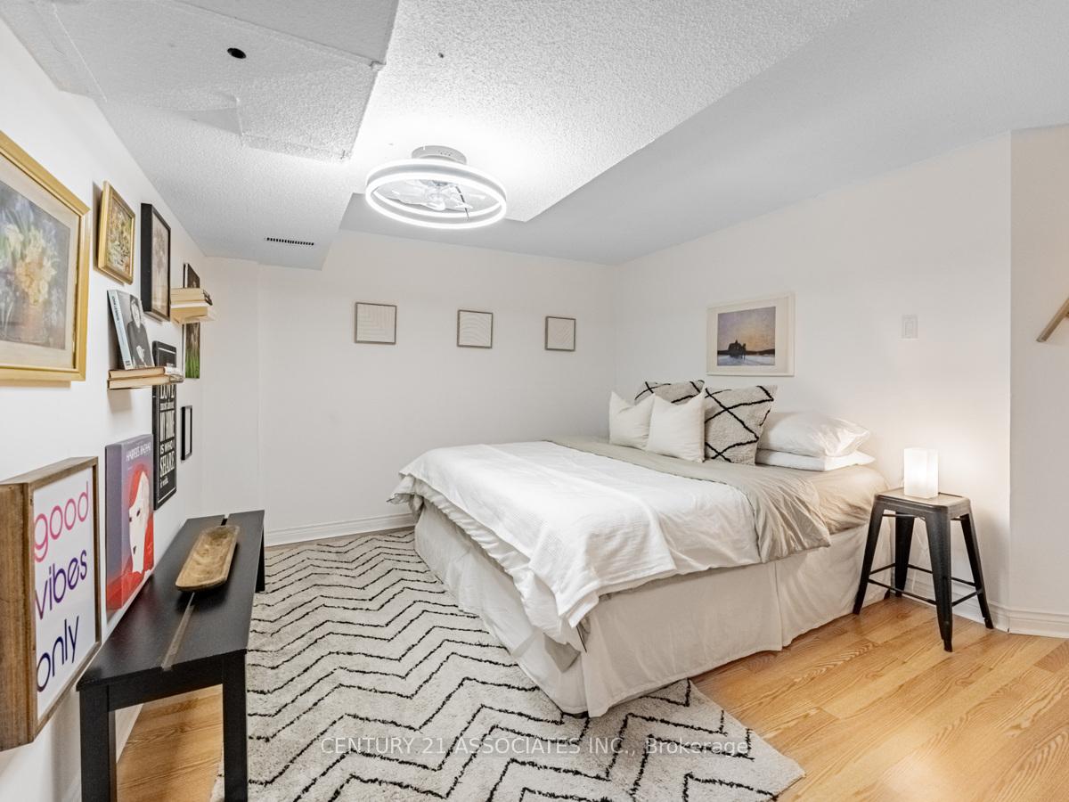Photo 32 of 137 Cove Crescent, Hamilton, Stoney Creek — HOMEH