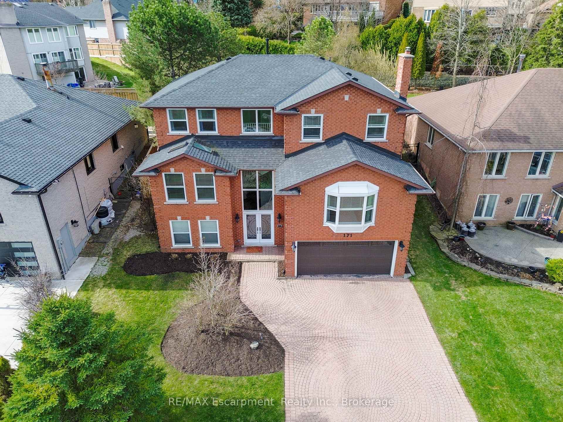 Photo 2 of 171 Bluebell Crescent, Hamilton, Ancaster — HOMEH