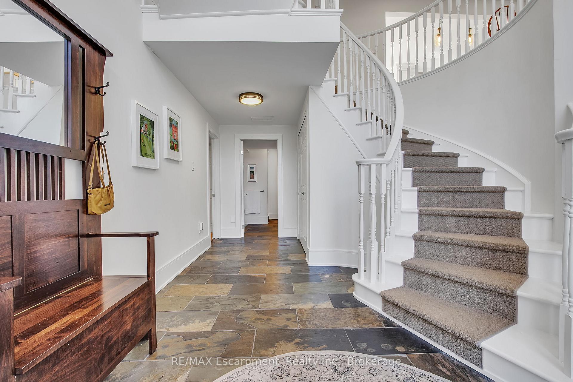 Photo 4 of 171 Bluebell Crescent, Hamilton, Ancaster — HOMEH