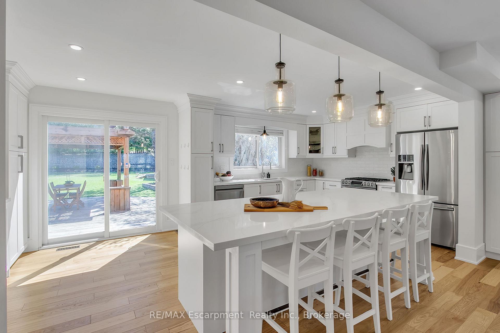 Photo 6 of 171 Bluebell Crescent, Hamilton, Ancaster — HOMEH