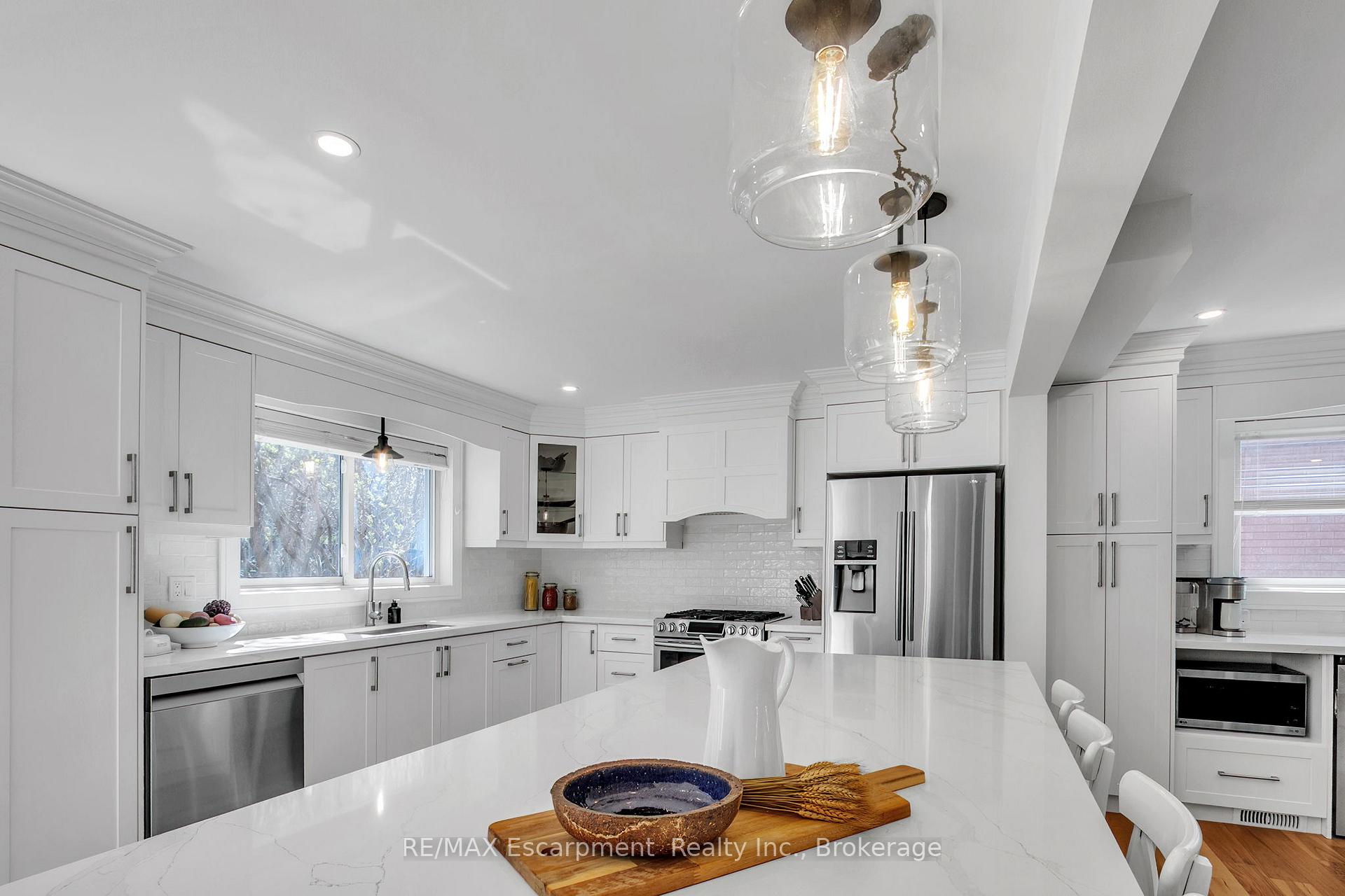 Photo 7 of 171 Bluebell Crescent, Hamilton, Ancaster — HOMEH