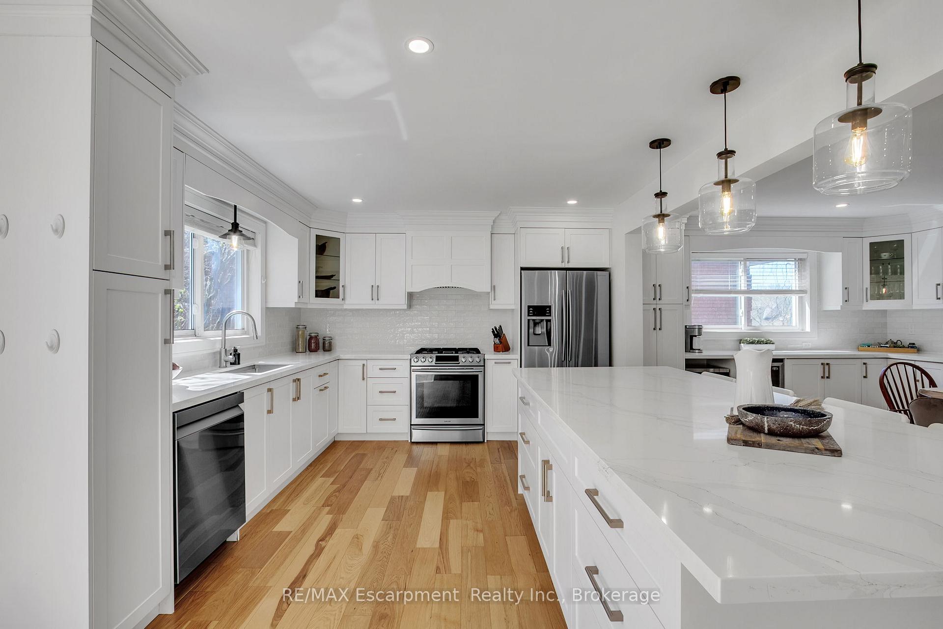 Photo 9 of 171 Bluebell Crescent, Hamilton, Ancaster — HOMEH