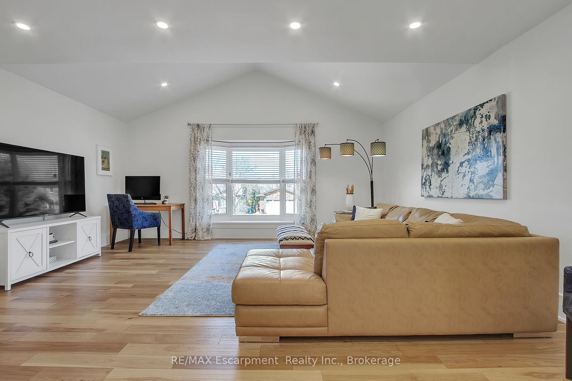 Photo 15 of 171 Bluebell Crescent, Hamilton, Ancaster — HOMEH