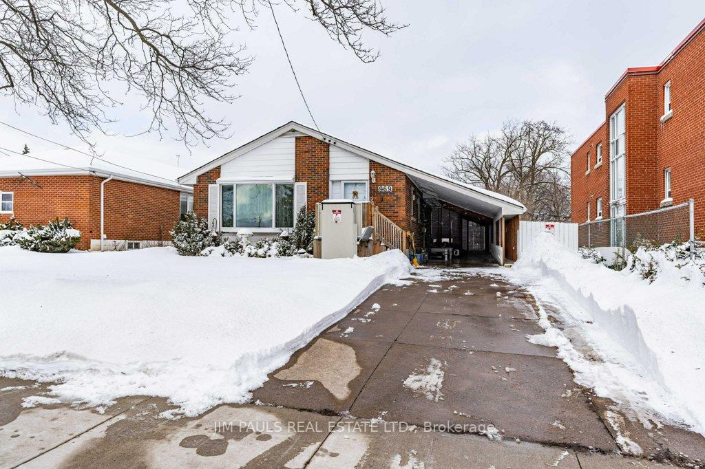 Photo 1 of 969 Mohawk Road E, Hamilton, Huntington — HOMEH