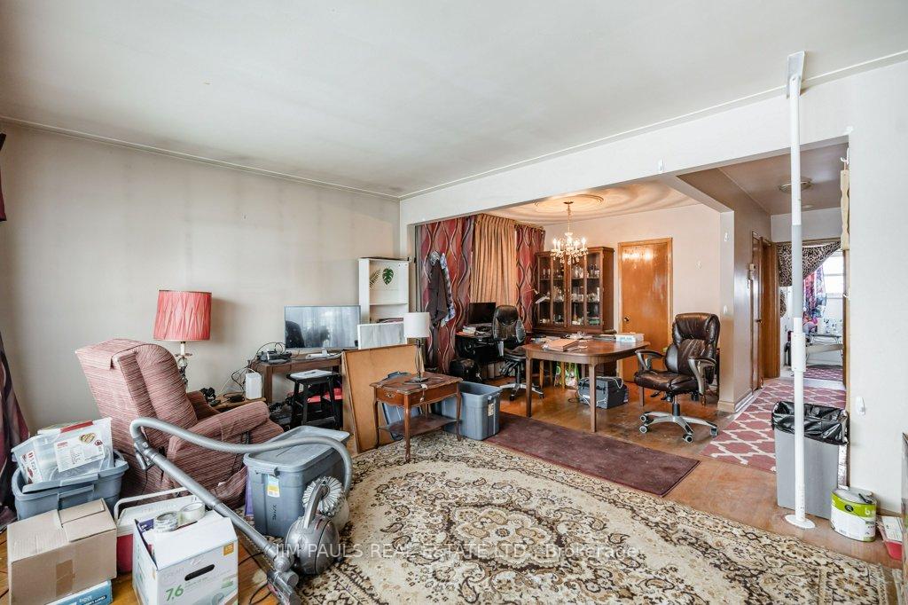 Photo 7 of 969 Mohawk Road E, Hamilton, Huntington — HOMEH