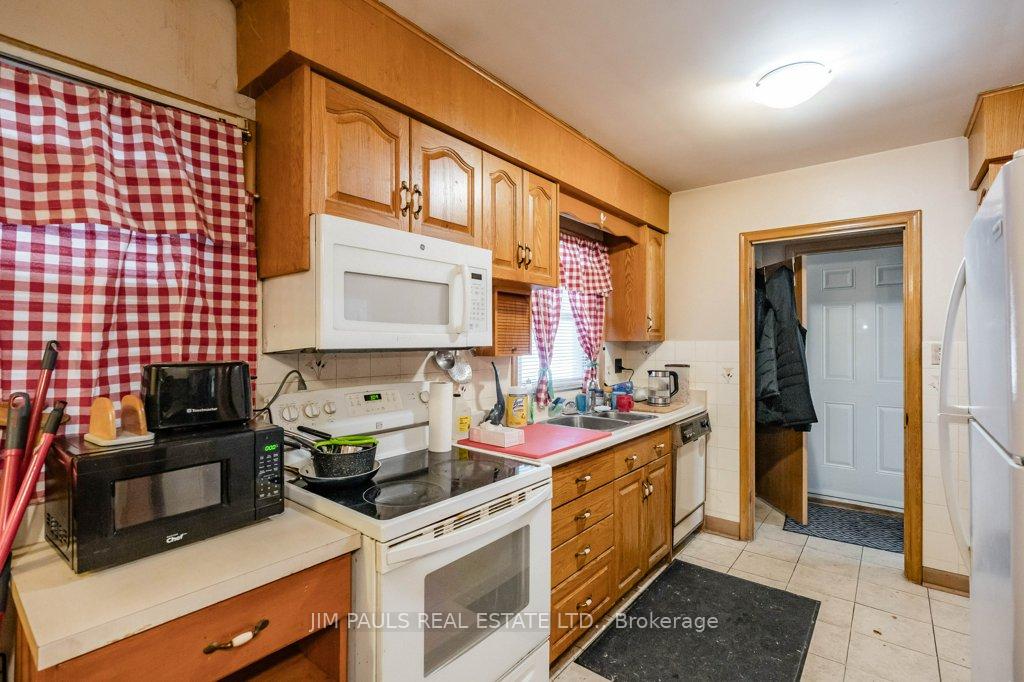 Photo 9 of 969 Mohawk Road E, Hamilton, Huntington — HOMEH