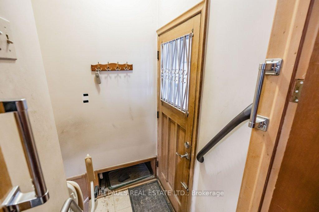 Photo 11 of 969 Mohawk Road E, Hamilton, Huntington — HOMEH