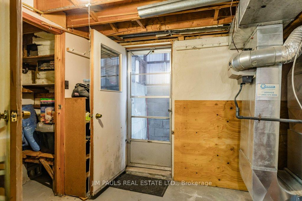 Photo 18 of 969 Mohawk Road E, Hamilton, Huntington — HOMEH