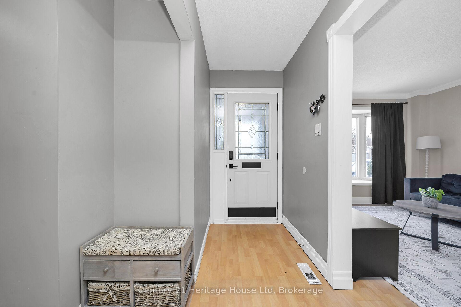 Photo 4 of 41 Royal Palm Drive, Brampton, Heart Lake East — HOMEH